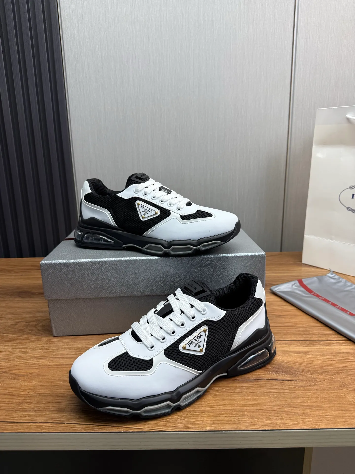 Men's shoes 💰660💰 [PRADA] Men's shoes are popular in the counter, high-quality shipments ✔️Official website synchronization, original imported cowhide with comfortable mesh + cowhide lining, 1⃣️:1⃣️reproduction, original factory air-cushioned original sole, 38-45